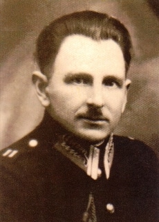 Zdjęcie przedstawiające Franciszka Pazgrata, ostatniego przedwojennego komendanta Policji Państwowej w Solcu Kujawskim.