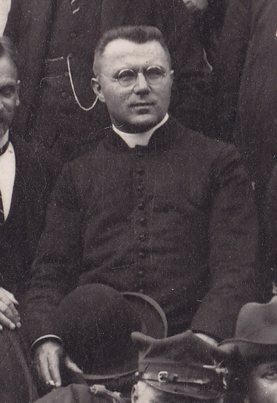 Zdjęcie przedstawiające ks. Jana Mąkowskiego, proboszcza soleckiego w latach 1921-1933, działacza społecznego.