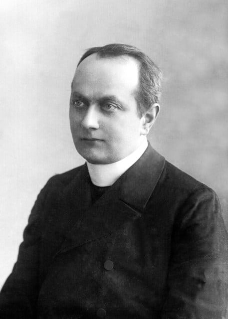 Zdjęcie przedstawiające ks. Witolda Nowakowskiego, proboszcza soleckiego w latach 1904-1914.