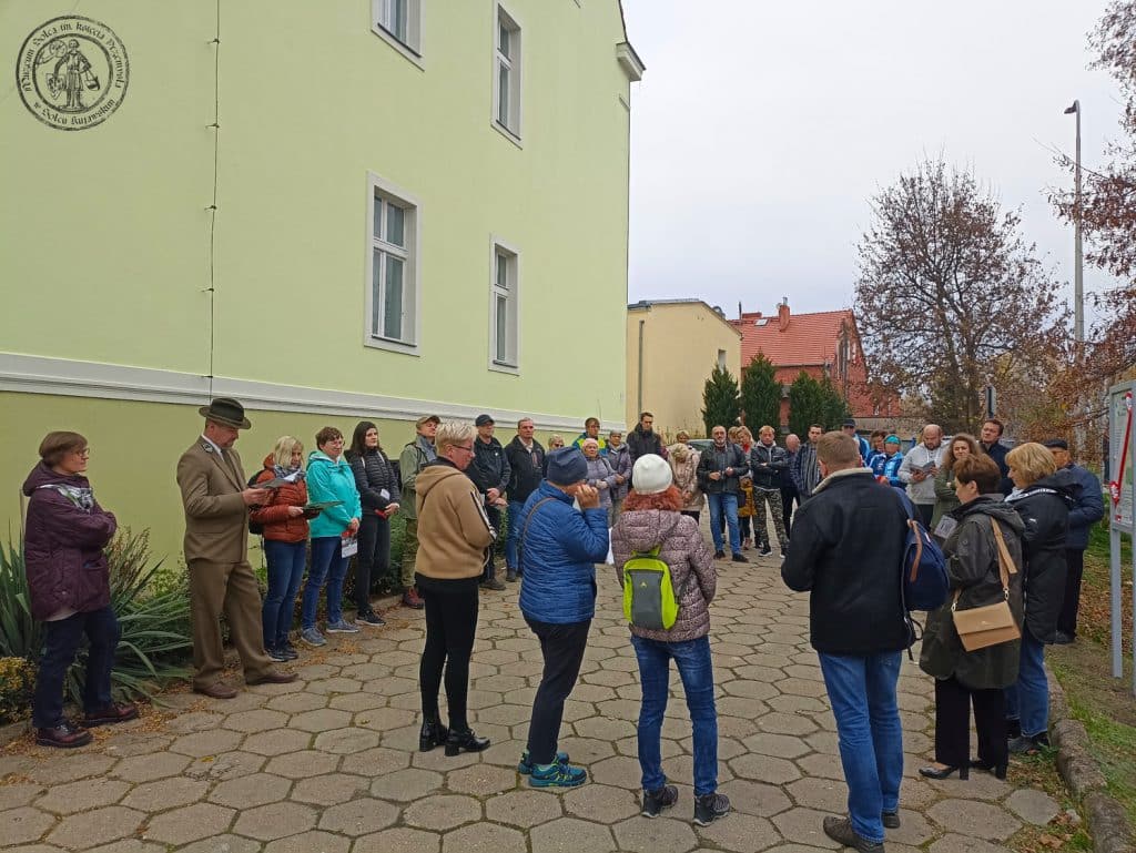 Otwarcie ścieżki dydaktycznej „Śladami Powstania Wielkopolskiego”. 12.11.2022 r. Zdjęcie pierwsze.